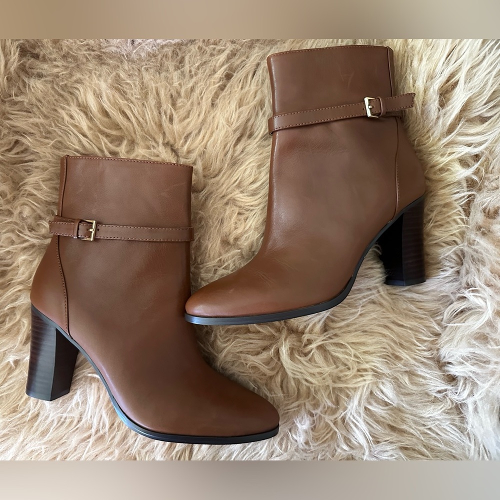 Ann Taylor Brown ankle boots